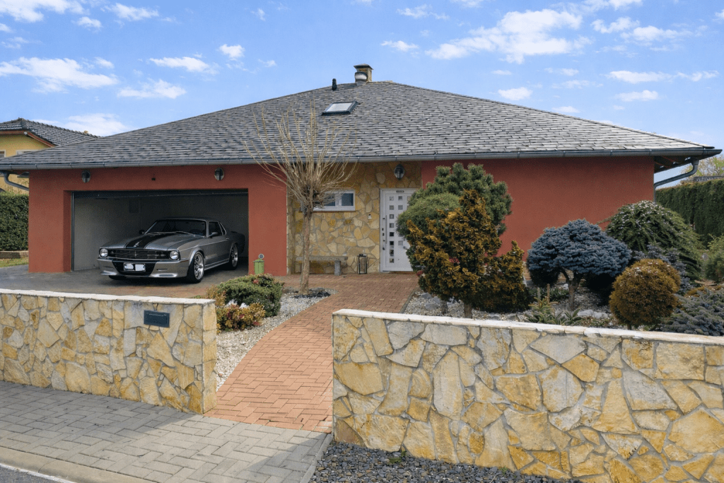 10.200.000 Kč – Rodinný dům 4+1 se zahradou, bazénem a saunou – Štěpánkovice